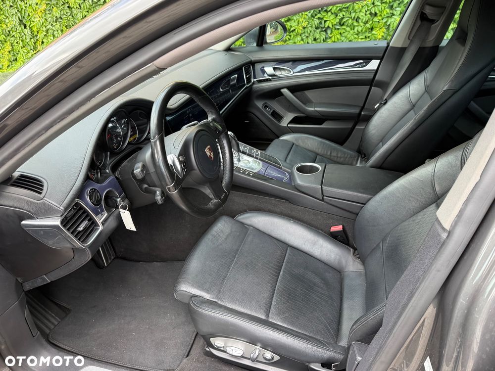 Porsche Panamera - 13