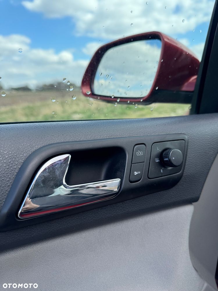 Volkswagen Polo 1.4 16V Comfortline - 14