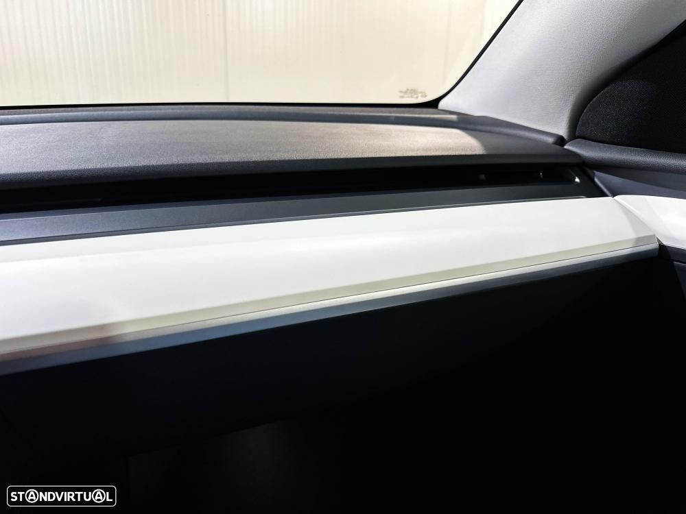 Tesla Model Y Performance Dual Motor AWD - 30
