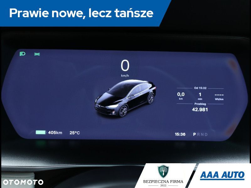 Tesla Model X - 12