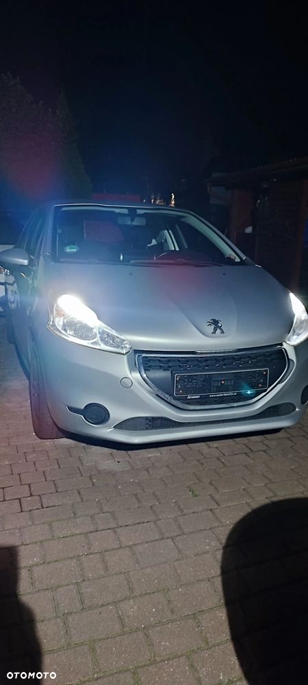 Peugeot 208 - 1