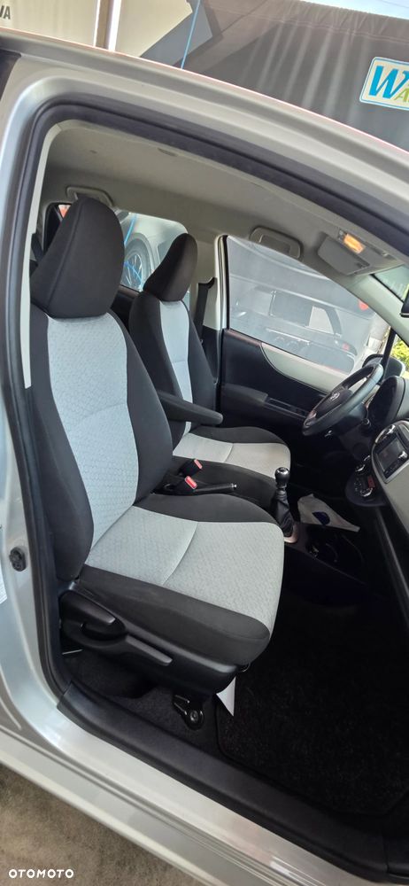 Toyota Yaris 1.33 VVT-i Executive - 34