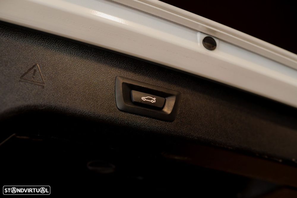 BMW 530 e Pack Desportivo M - 16