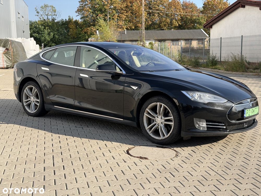 Tesla Model S Standard - 4