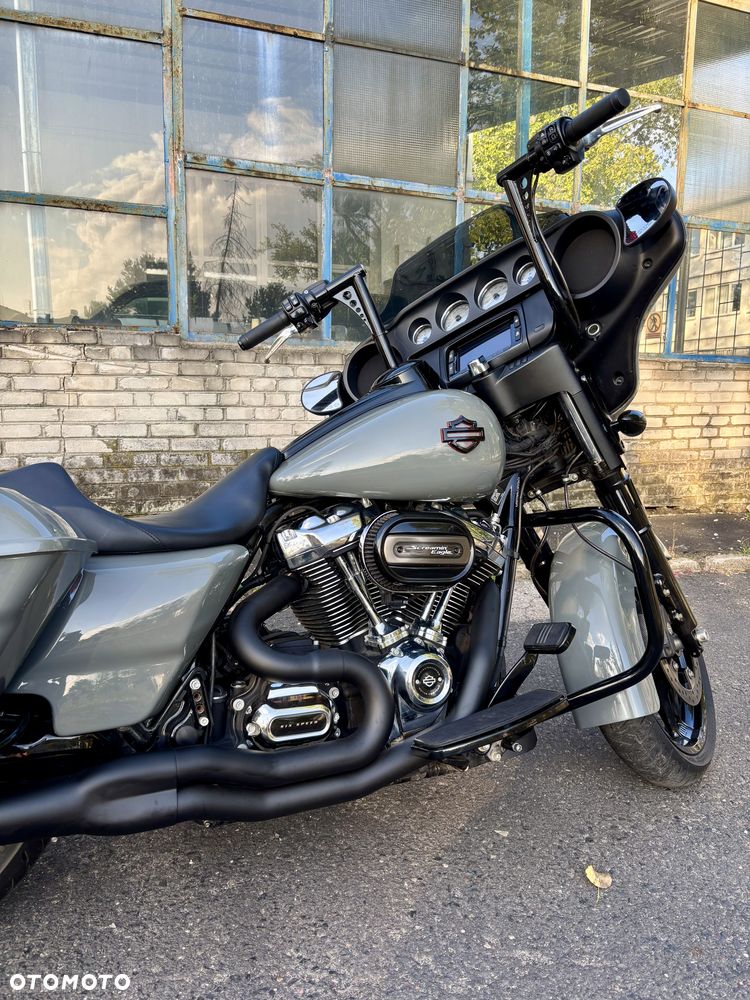 Harley-Davidson Touring Street Glide - 18