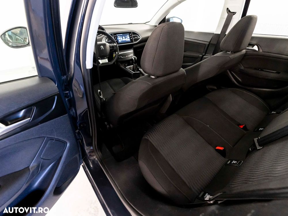 Peugeot 308 1.6 HDI FAP Allure - 21