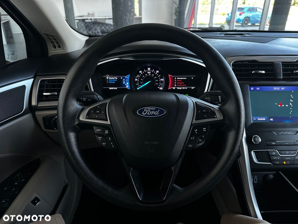 Ford Fusion - 24