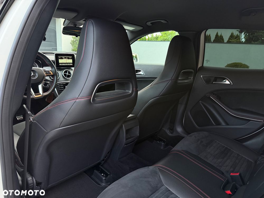 Mercedes-Benz GLA 200 AMG Line - 25