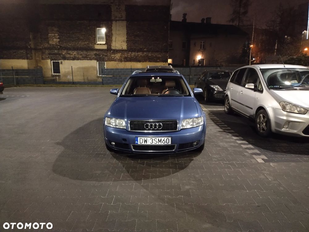Audi A4 Avant - 1