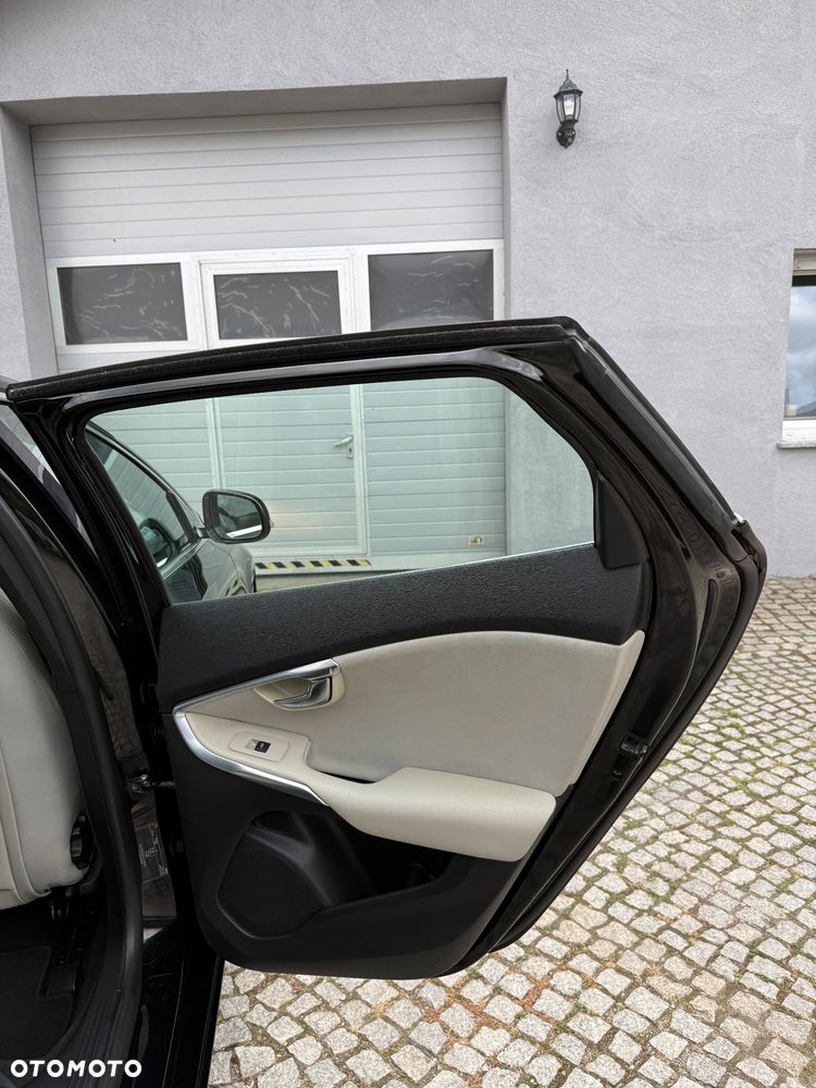 Volvo V40 D3 Geartronic Momentum - 20