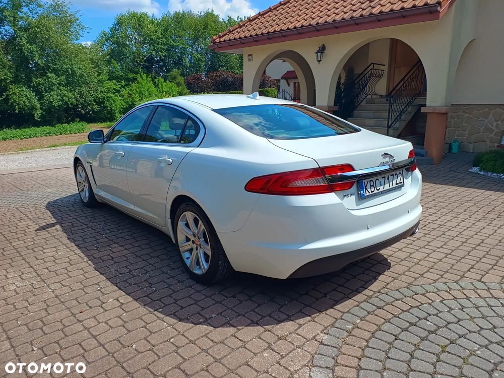 Jaguar XF 2.2 D Luxury - 6