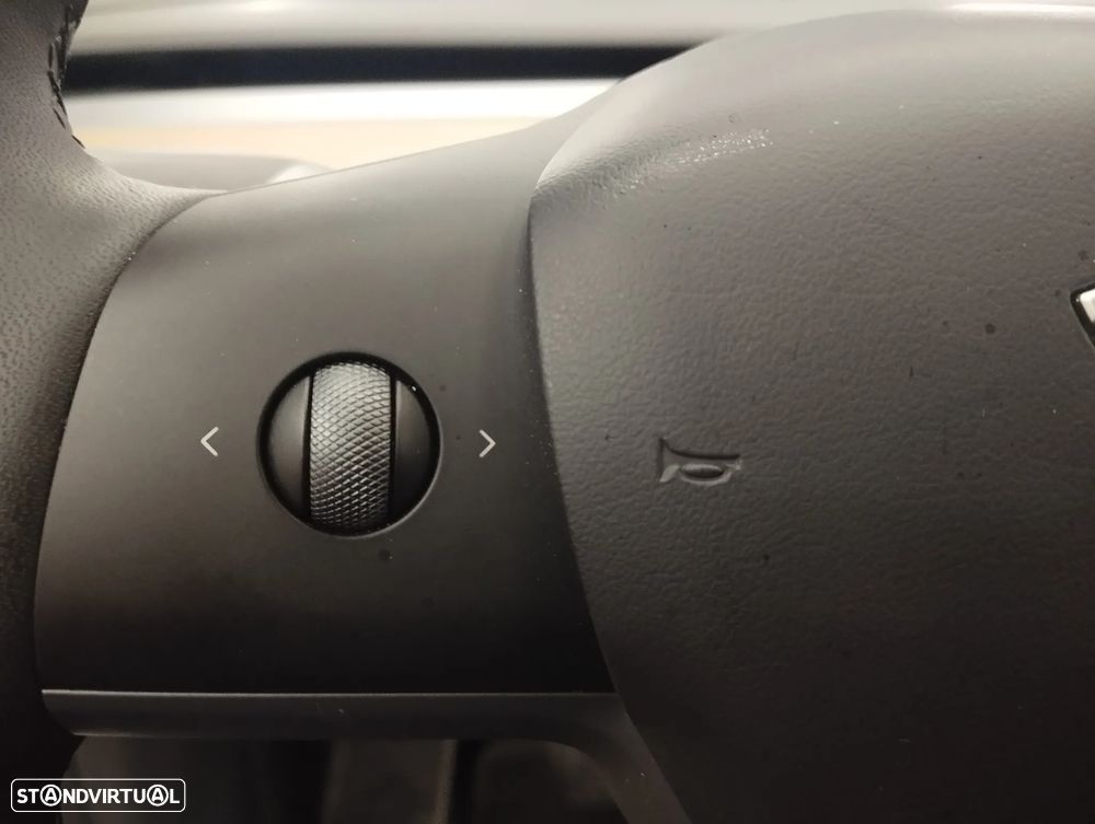 Tesla Model Y Long Range Tração Integral - 24