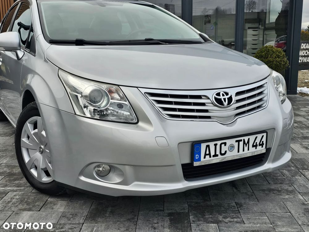 Toyota Avensis 1.8 Comfort - 19