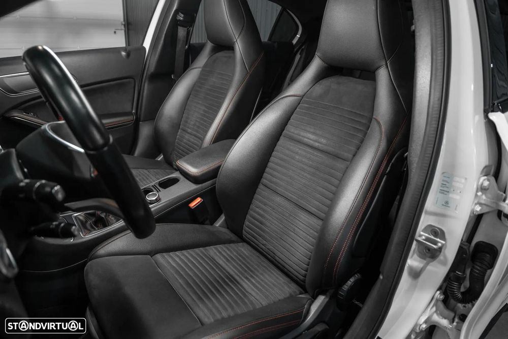 Mercedes-Benz A 180 AMG Line - 22