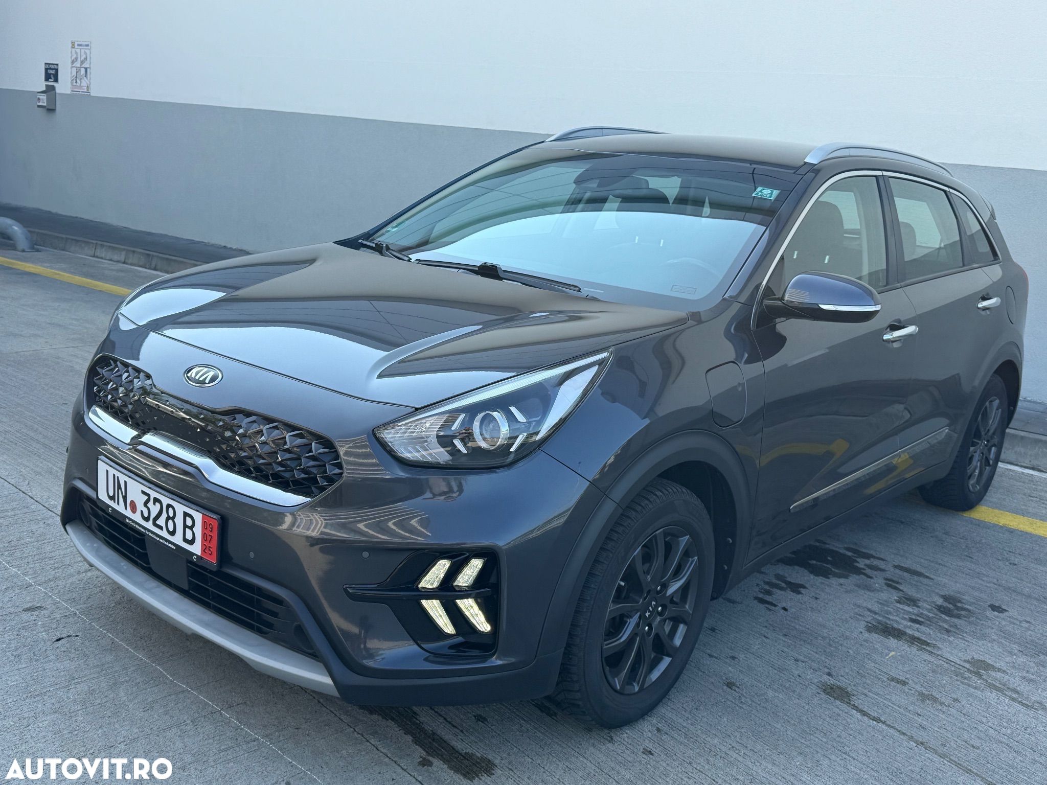 Kia Niro 1.6 GDI 6DCT PHEV Premium - 1