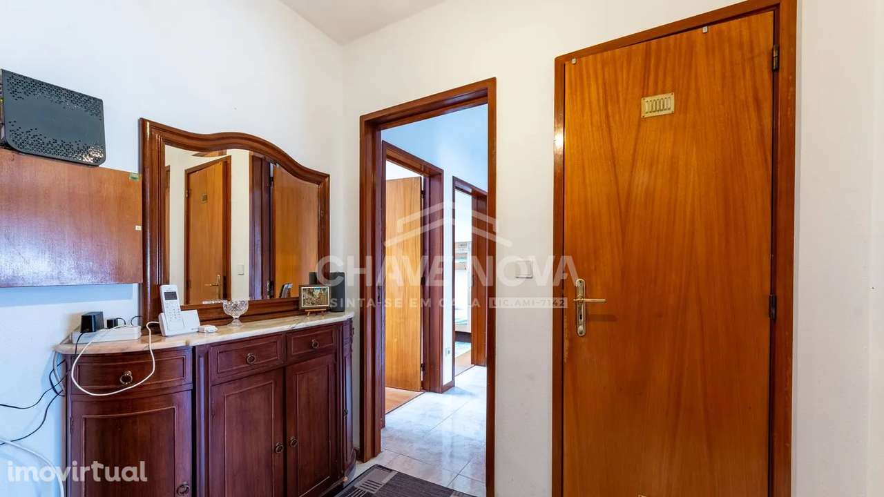 T3 c/ Arrumos em Vilar do Andorinho - Grande imagem: 3/18