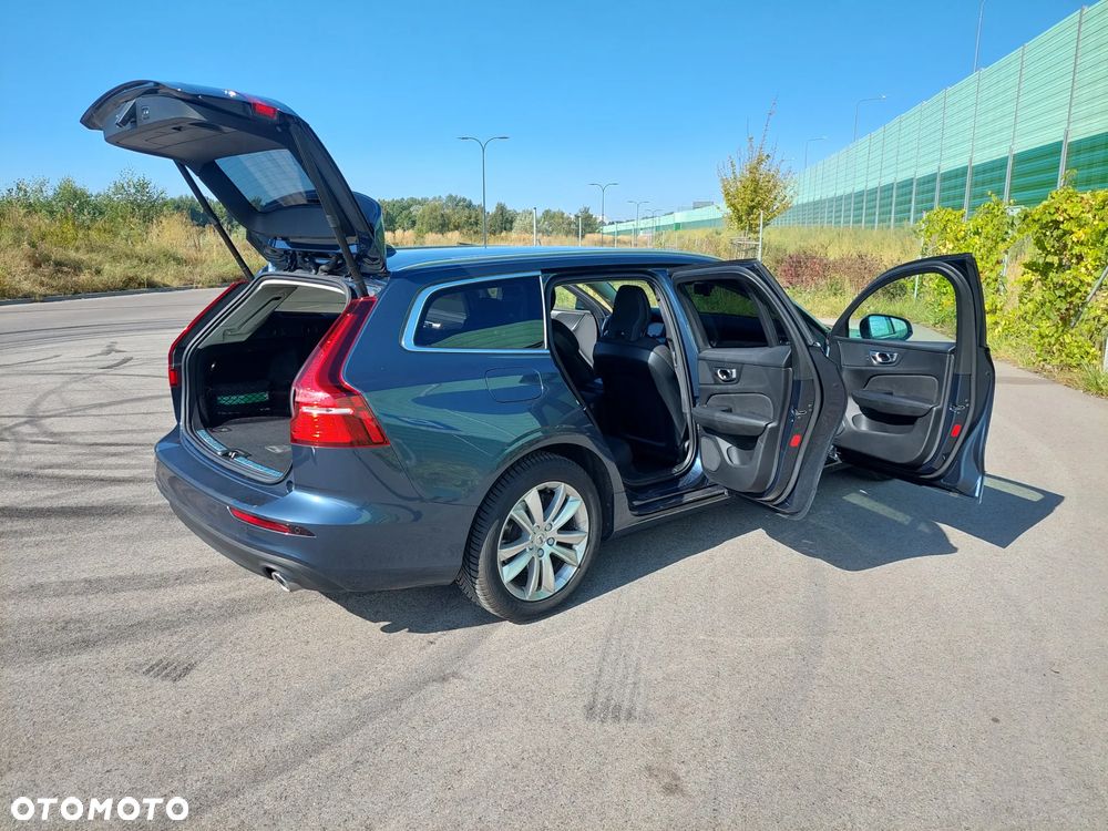 Volvo V60 D4 Momentum Pro - 11