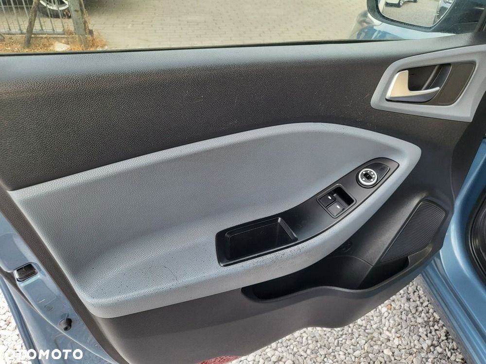 Hyundai i20 - 24