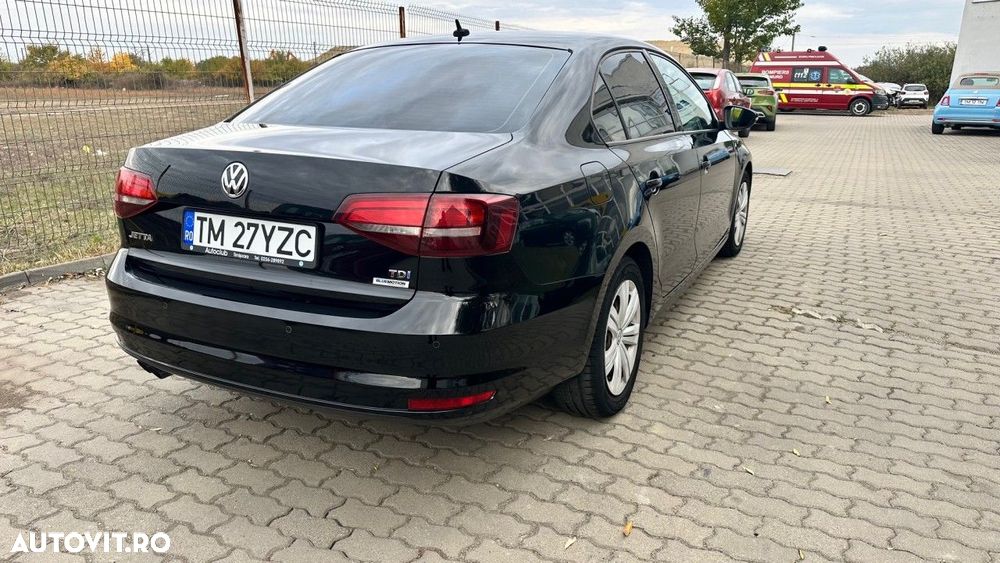 Volkswagen Jetta 2.0 TDI Comfortline - 8