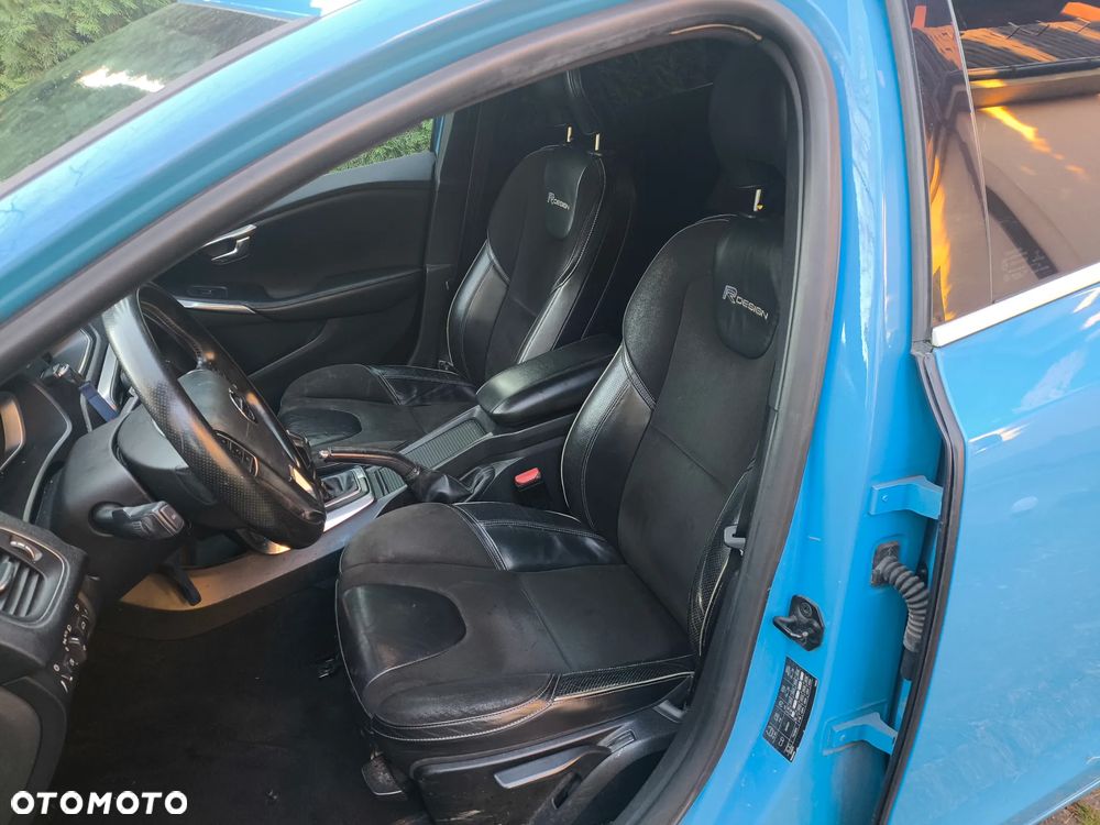 Volvo V40 D2 R-Design - 6