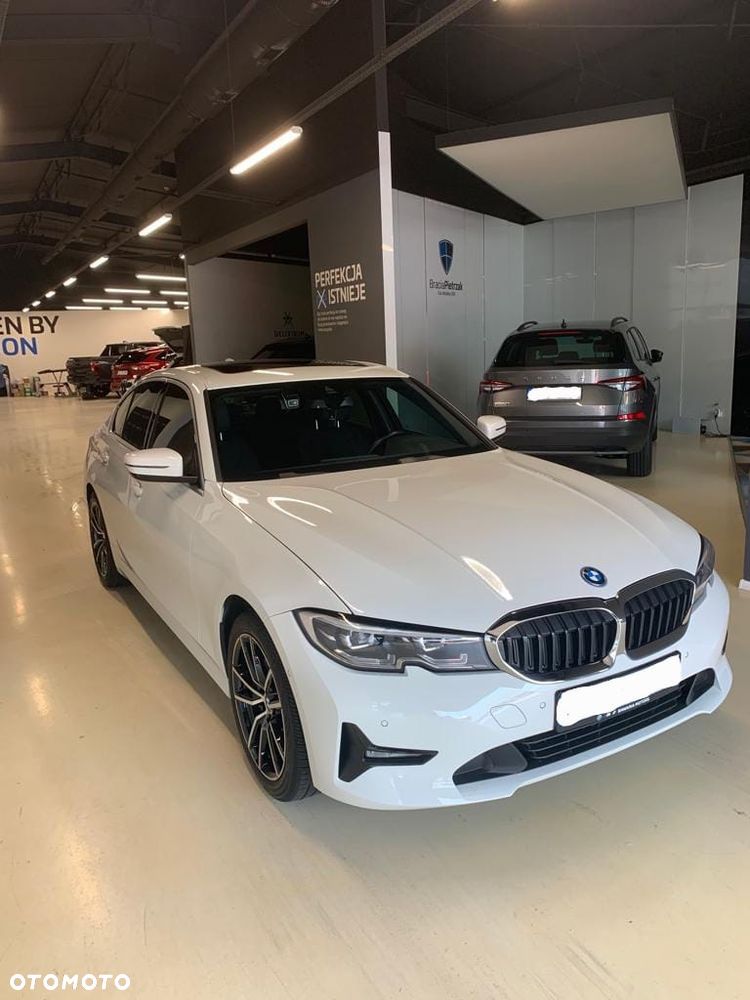 BMW Seria 3 330i Sport Line - 3