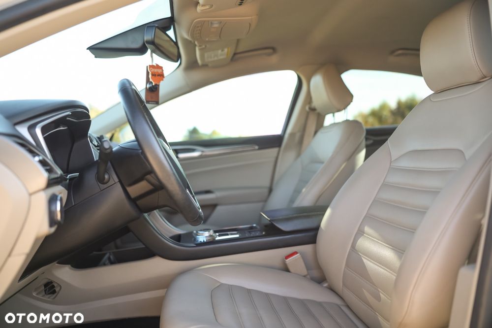 Ford Fusion - 13