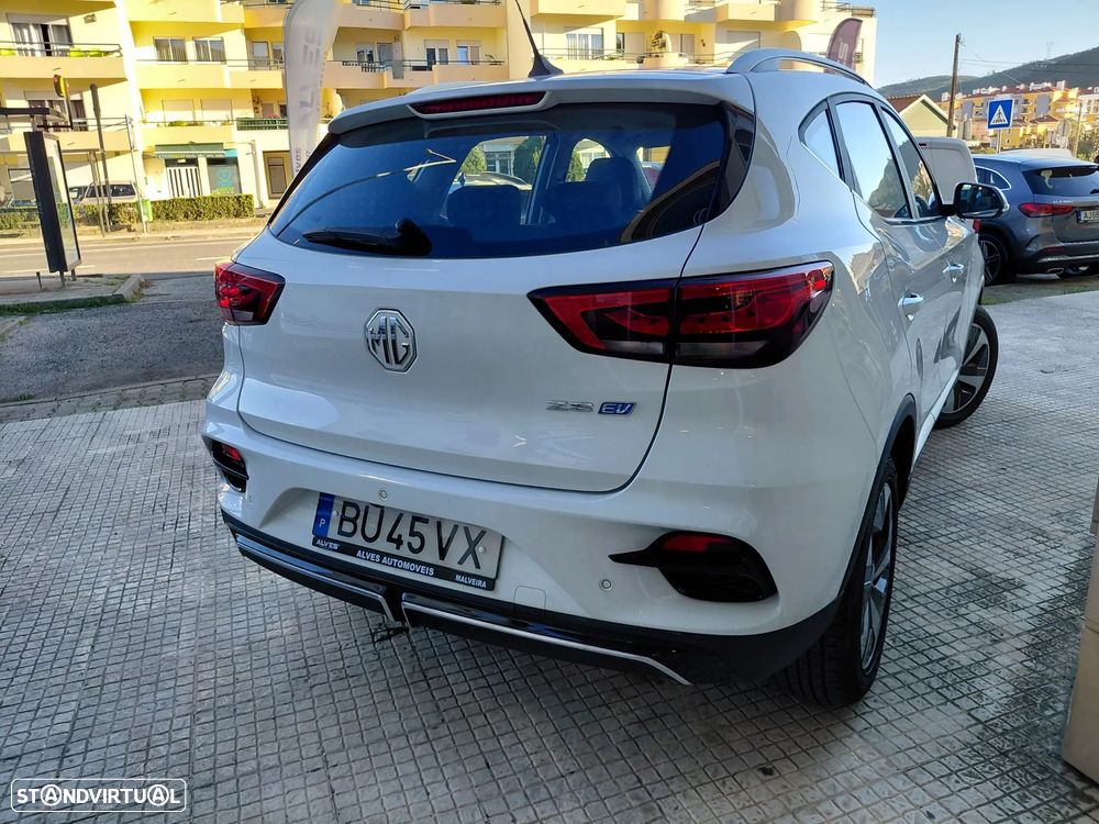 MG ZS EV 72.6 kWh Luxury - 2