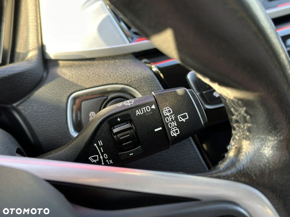 BMW X1 xDrive20i Sport - 32