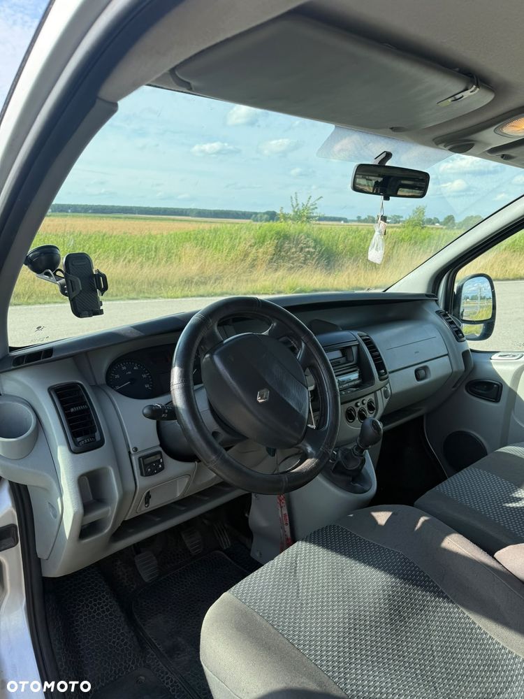 Renault Trafic Passenger - 8