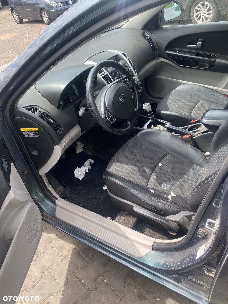 KIA CEED 1,9 CRDI na części - 3