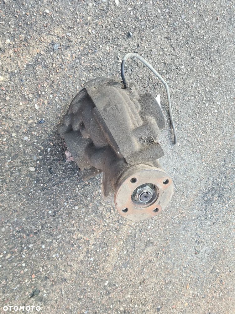 PRZEDNI MOST DYFER DAIHATSU FEROZA 16.16V - 2