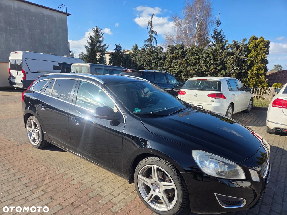 Volvo V60 D4 Geartronic Summum - 3