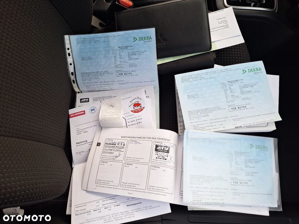 Mitsubishi Space Star 1.2 Clear Tec CVT Edition+ - 32