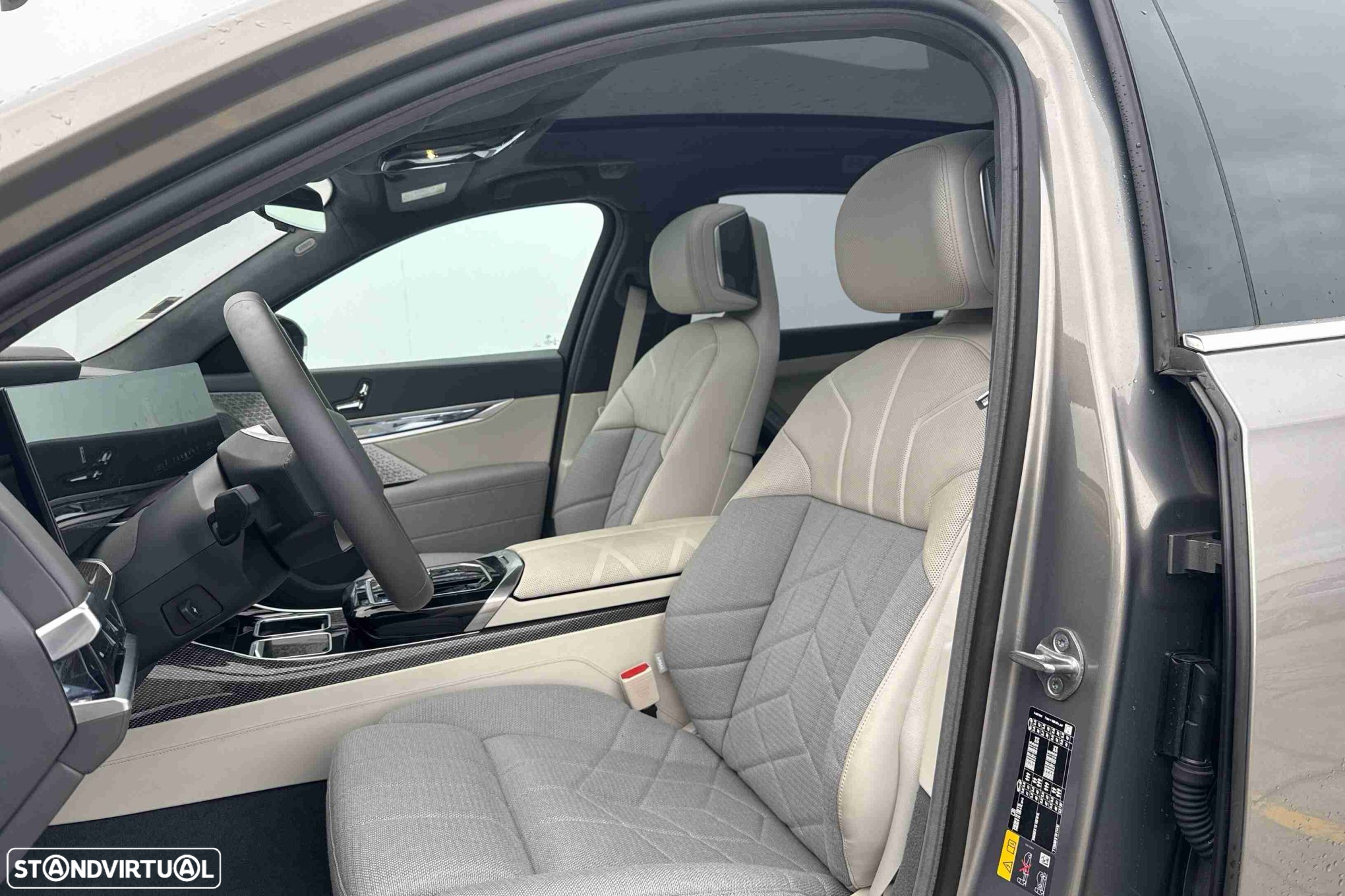BMW i7 xDrive60 - 11