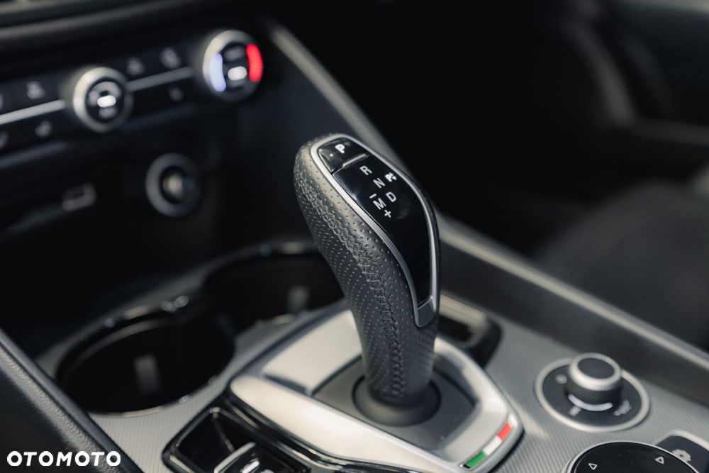 Alfa Romeo Giulia 2.0 Turbo Veloce Q4 - 33