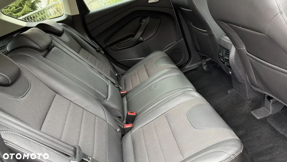 Ford Kuga 2.0 TDCi 2x4 Titanium - 33