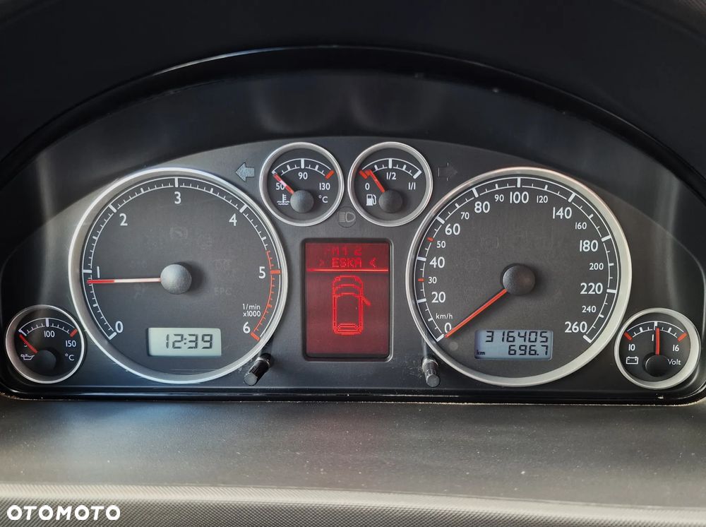 Volkswagen Sharan 1.9 TDI Comfortline Family - 30