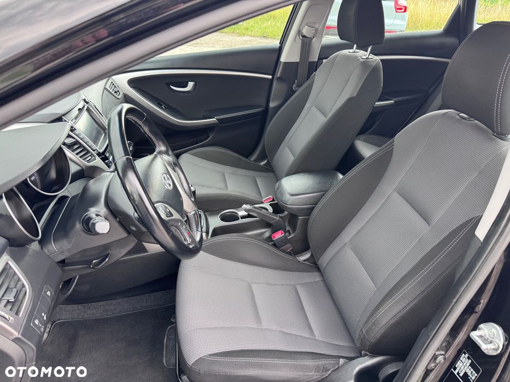 Hyundai i30 i30cw 1.6 CRDi Fifa World Cup Edition - 15