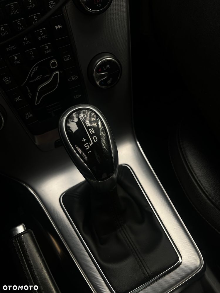 Volvo V40 D3 Geartronic Inscription - 23