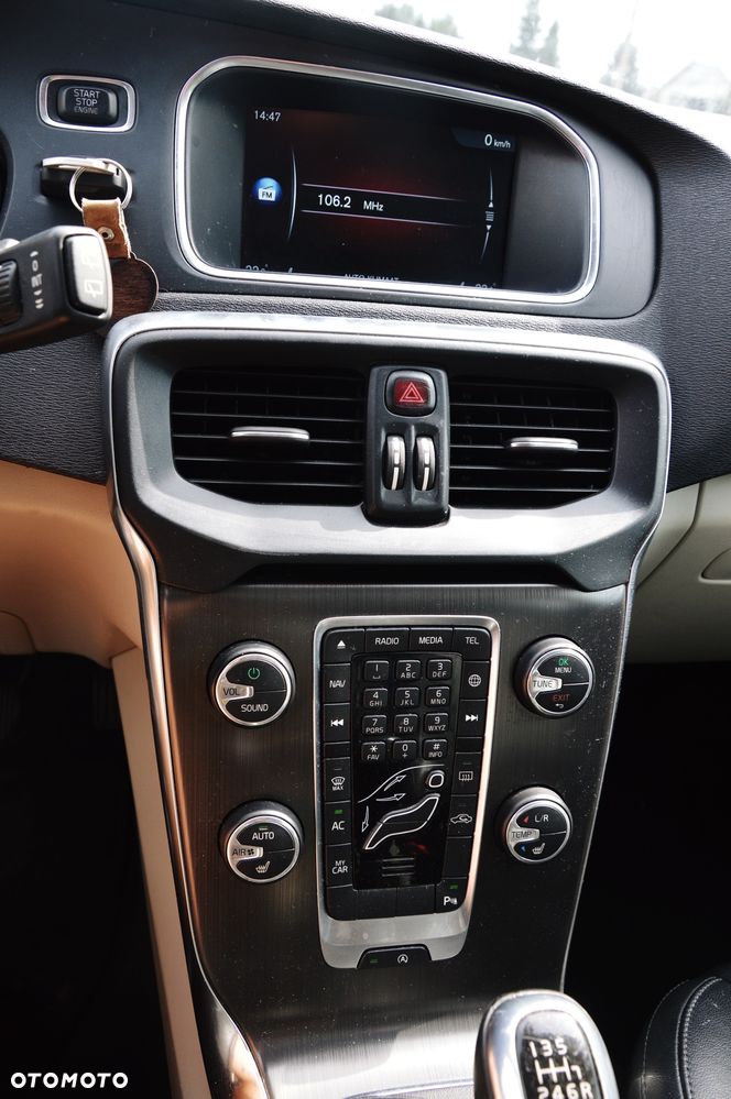Volvo V40 D4 Summum - 28
