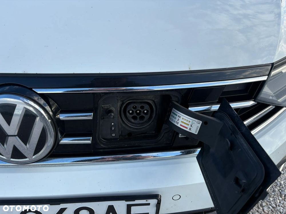 Volkswagen Passat - 21