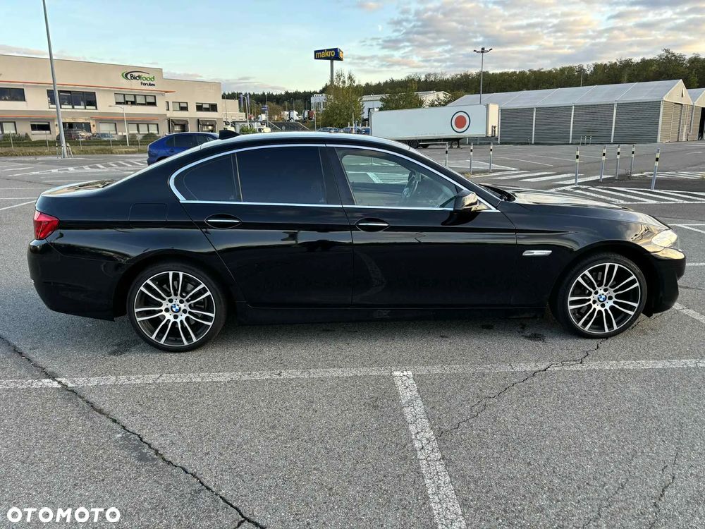 BMW Seria 5 520d xDrive - 6