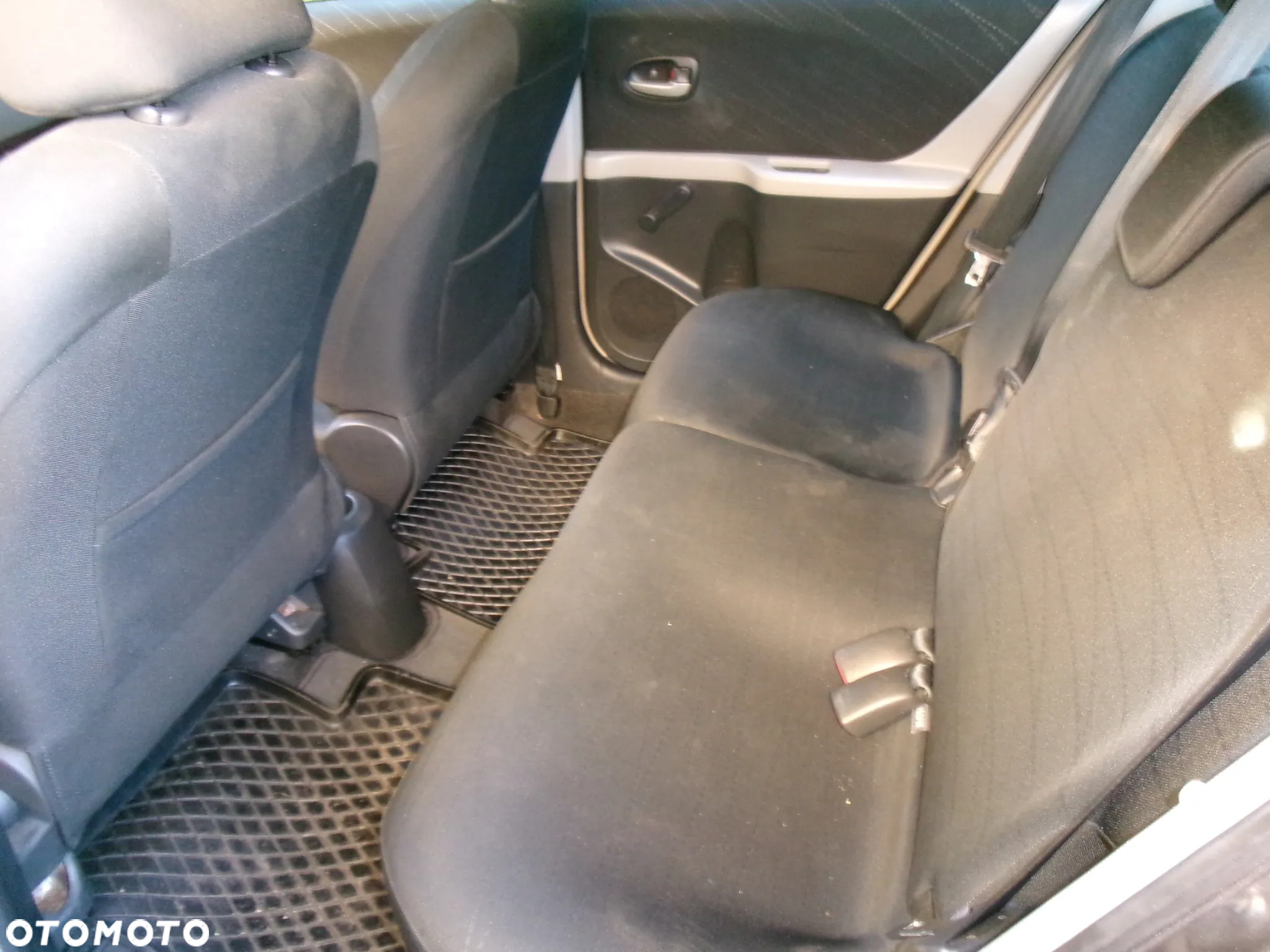 Toyota Yaris - 6