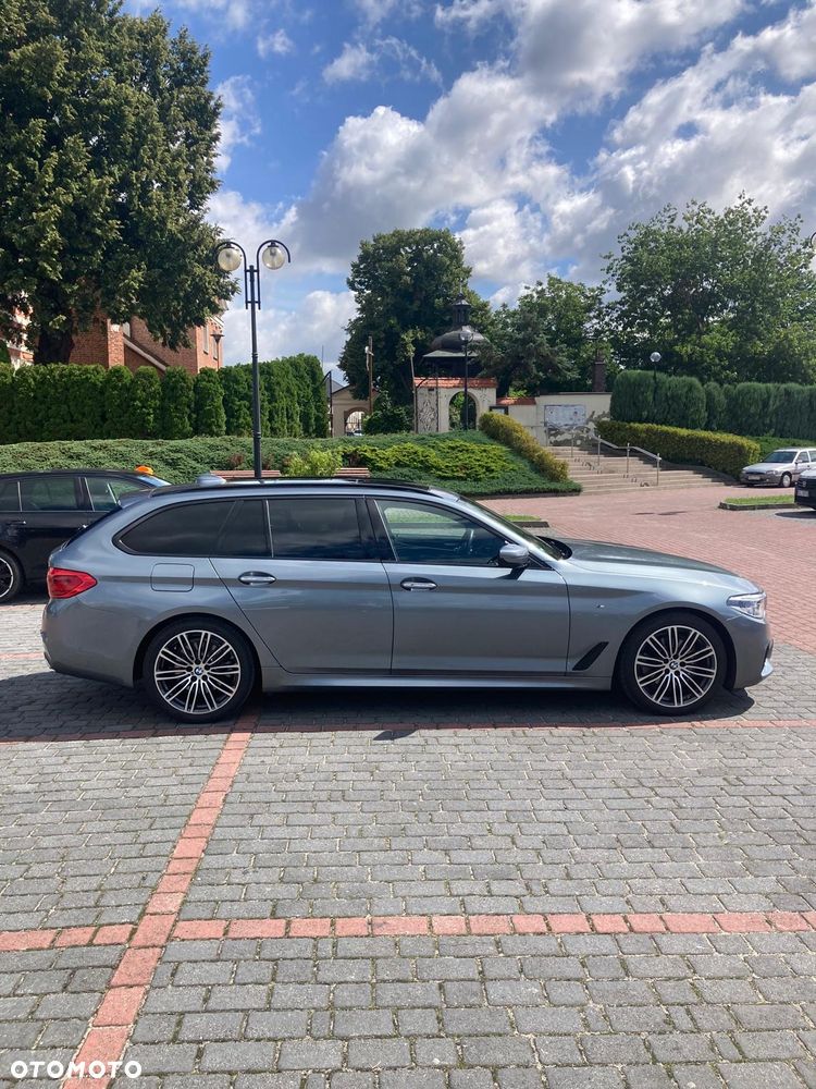 BMW Seria 5 520d M Sport - 8