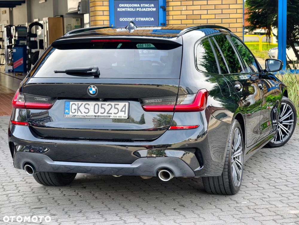 BMW Seria 3 320d xDrive M Sport Shadow - 22