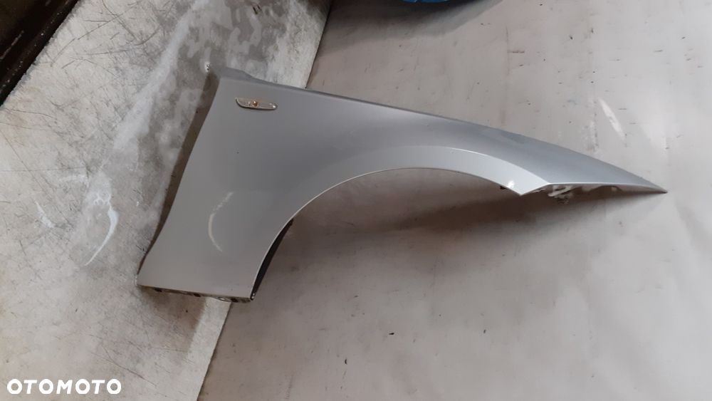 * BŁOTNIK PRZEDNI PRZOD  PRAWY BMW 1 E81 E82 E87 E88 TITANSILBER 354 SREBRNY - 3