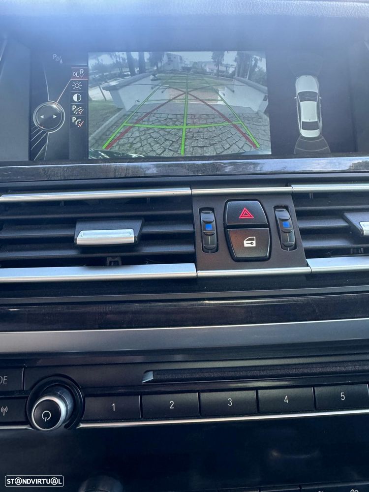 BMW 750 d xDrive Pack M - 17