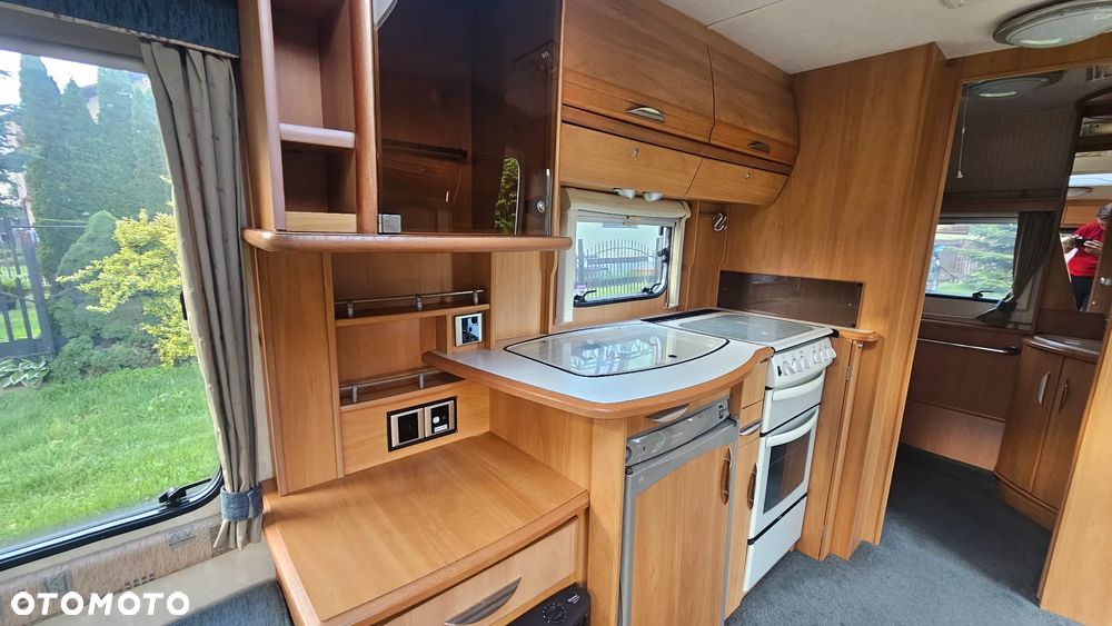 SWIFT Namiot Mover Challenger 460SE - 11