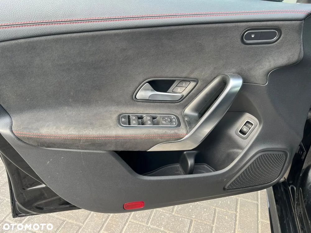 Mercedes-Benz CLA 250 AMG Line 7G-DCT - 18