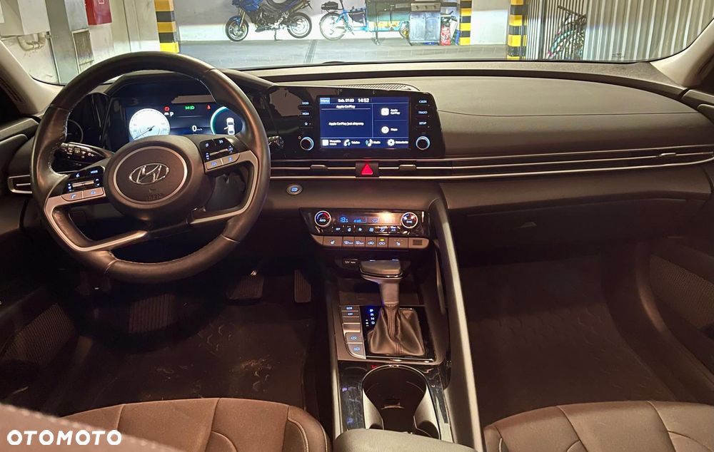 Hyundai Elantra 1.6 Smart CVT - 12